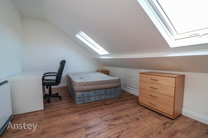 3 Bedroom Flat To Rent In Tennyson Road, Southampton, SO17