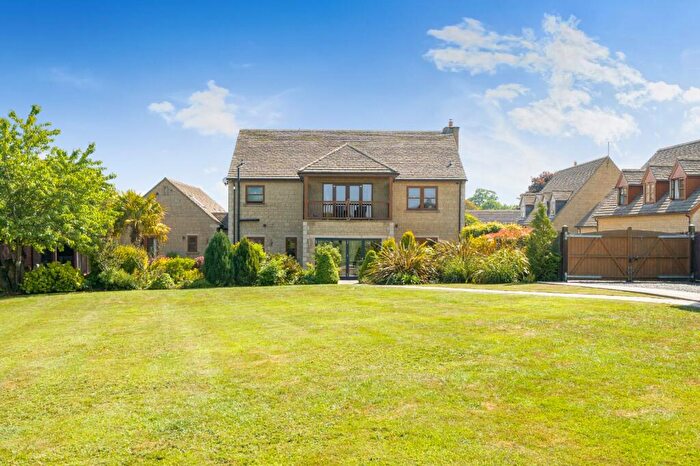 6 Bedroom Detached House For Sale In Stoney Glen, Carlby, Stamford, Lincolnshire, PE9