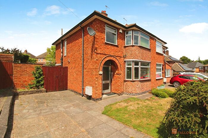 3 Bedroom Semi-Detached House For Sale In Oakcroft Avenue, Kirby Muxloe, LE9