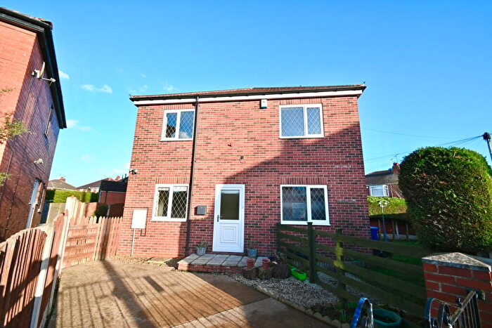 3 Bedroom Semi-Detached House To Rent In Hill Top Crescent, Doncaster, DN2