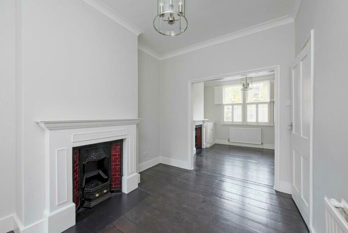 3 Bedroom Property To Rent In Elsley Road, SW11