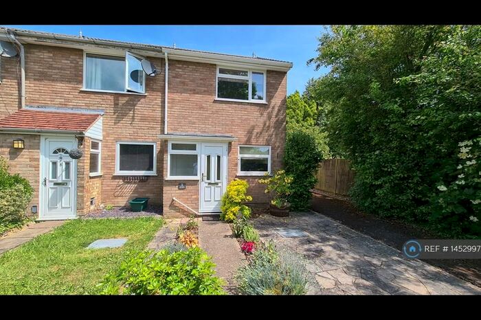2 Bedroom End Of Terrace House To Rent In Arundel Gardens, Basingstoke, RG23
