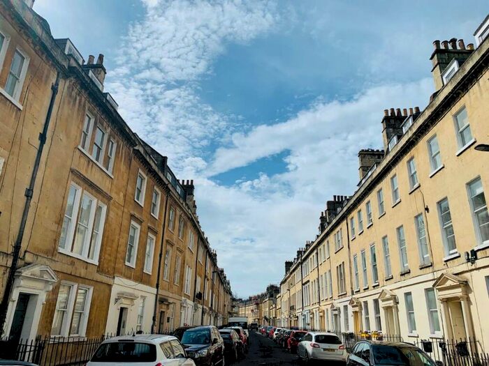 1 Bedroom Flat To Rent In Top Floor Flat, New King Street, Kingsmead, BA1