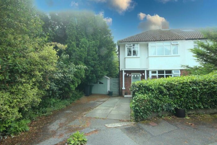 3 Bedroom Semi-Detached House To Rent In The Croft, Chester, CH2