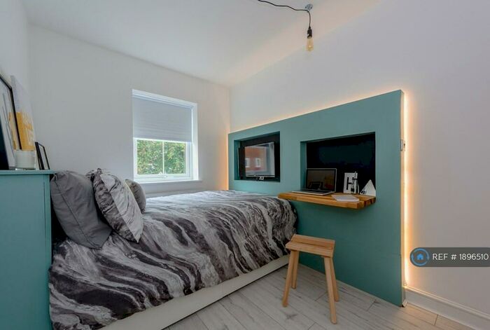 6 Bedroom Semi-Detached House To Rent In Highgate Street, Liverpool, L7