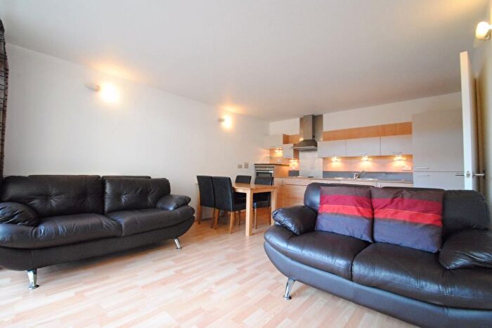 2 Bedroom Flat To Rent In Holly Court, Greenwich, London, SE10