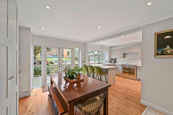 4 Bedroom End Of Terrace House For Sale In Parkway, Weybridge, KT13