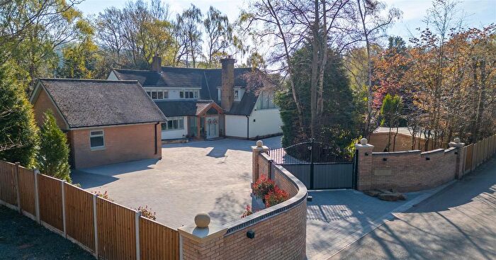 4 Bedroom Detached House For Sale In Lawnswood Drive, Lawnswood, Stourbridge, DY7