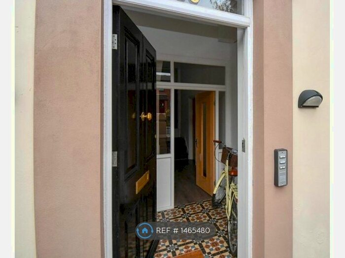 2 Bedroom Flat To Rent In Balls Road, Wirral, CH43