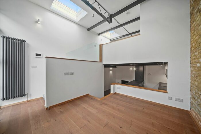 1 Bedroom Mews To Rent In Printer Mews, Teddington, TW11