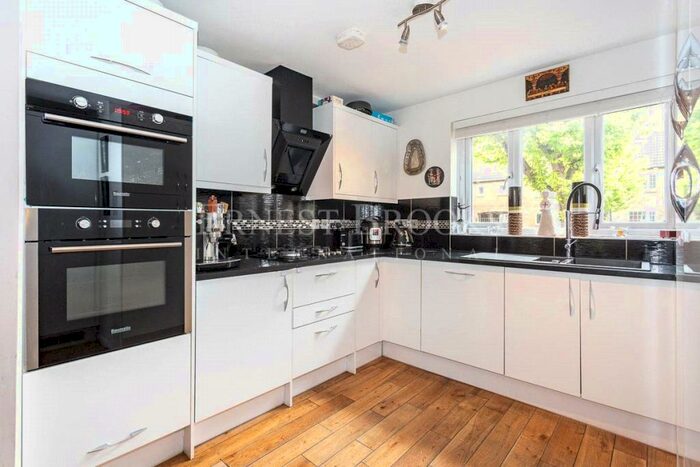 4 Bedroom Terraced House To Rent In Staples Close, Rotherhithe, SE16