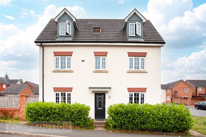 4 Bedroom Detached House For Sale In Loughrigg Drive, Middleton, Manchester, M24