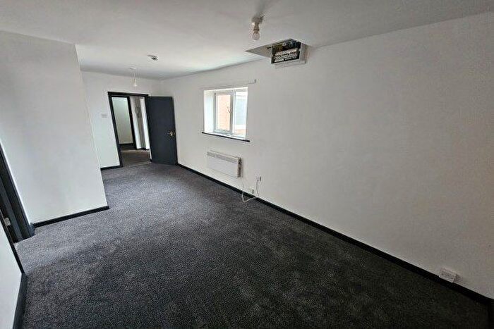 2 Bedroom Flat To Rent In Quinton, Birmingham, B32
