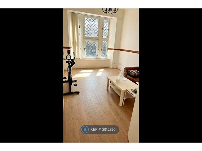 2 Bedroom Flat To Rent In Dumbarton Road, Glasgow, G11
