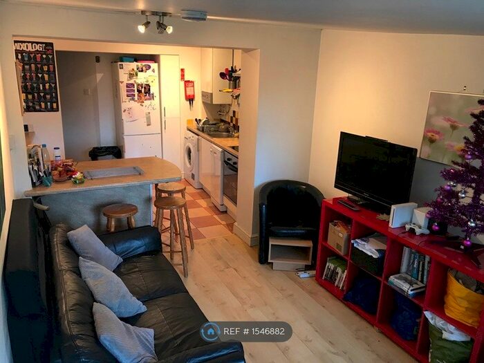 5 Bedroom Terraced House To Rent In Arnold Road, Southampton, SO17