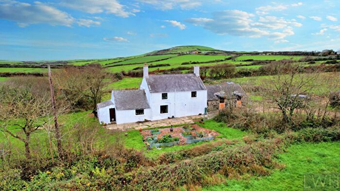 3 Bedroom Detached House For Sale In Ty'n Rhos, Rhoshirwaun - Ac, LL53