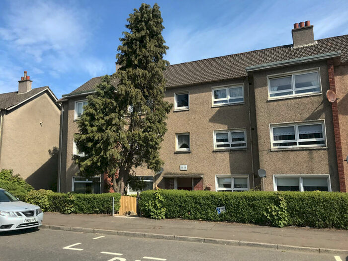 2 Bedroom Flat To Rent In Skye Road, Rutherglen, G73