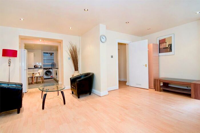 3 Bedroom Apartment To Rent In Clerkenwell Road, EC1M