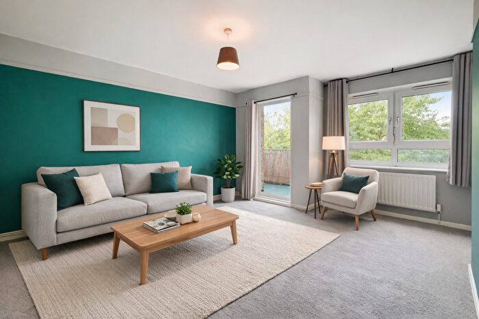 1 Bedroom Apartment For Sale In Rochfort House, Grove Street, London, Greater London, SE8