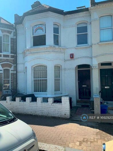 1 Bedroom Flat To Rent In Cabul Road, London, SW11