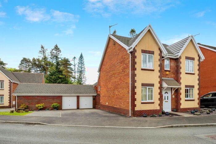 4 Bedroom Detached House For Sale In Ffordd Ger Y Llyn, Penllergaer, Swansea, SA4