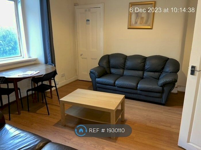 2 Bedroom Flat To Rent In Cumbernauld Road, Glasgow, G31