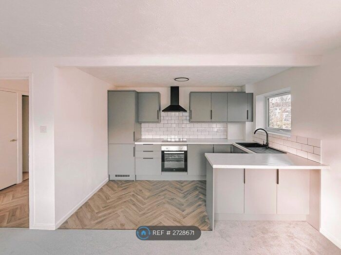 1 Bedroom Flat To Rent In Welham Court, North Mymms, Hatfield, AL9