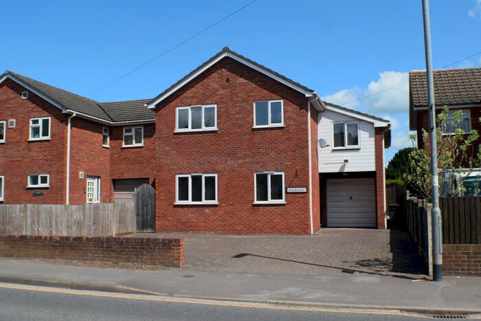 4 Bedroom Detached House To Rent In Wembdon Road, Bridgwater, TA6