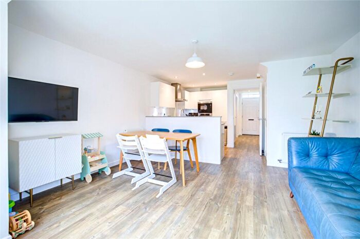 3 Bedroom Semi-Detached House For Sale In Sunningdale, Durham, DH1