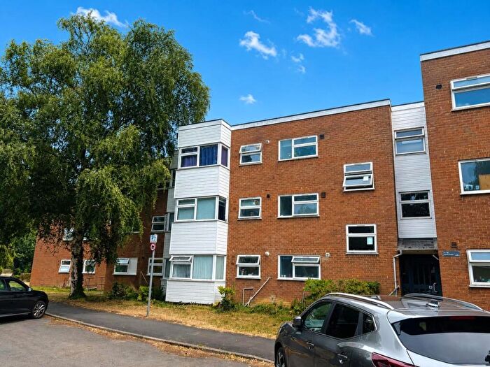 2 Bedroom Flat For Sale In Knowle Court, Ingleside Drive, Stevenage, SG1