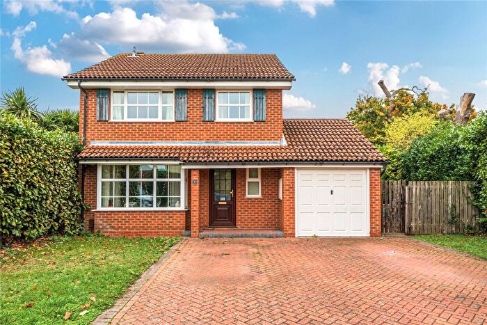 4 Bedroom Detached House For Sale In Addlestone, Surrey, KT15