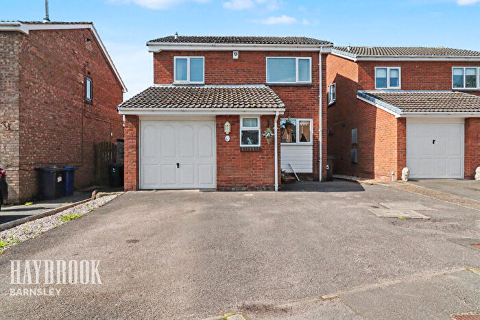 4 Bedroom Detached House For Sale In Broomhead Court, Mapplewell, S75