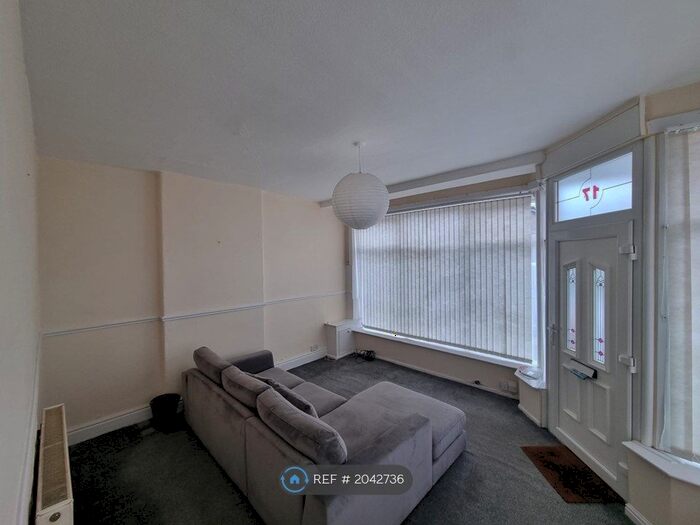3 Bedroom End Of Terrace House To Rent In Gerald Road, Salford, M6