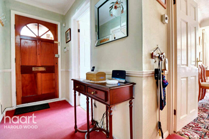 4 Bedroom Detached House For Sale In Tindall Close, Harold Wood, RM3