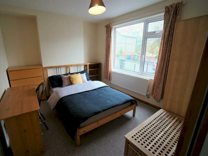 4 Bedroom House To Rent In Lon-y-Glyder, Bangor, Gwynedd, LL57