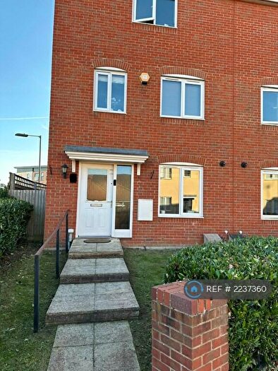 4 Bedroom Semi-Detached House To Rent In Colonel Grantham Avenue, Aylesbury, HP19