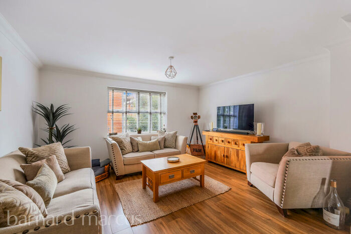 4 Bedroom House To Rent In Royal Earlswood Park, Redhill, RH1