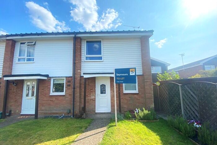 3 Bedroom End Of Terrace House To Rent In Woking, GU21