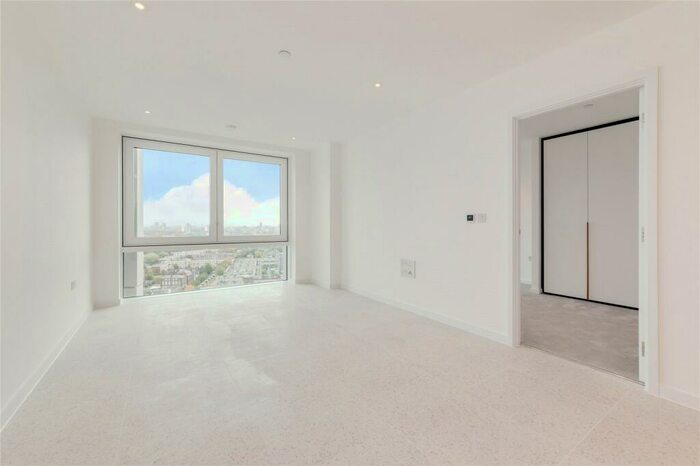 1 Bedroom Flat To Rent In Bouchon Point, Cendal Crescent, E1