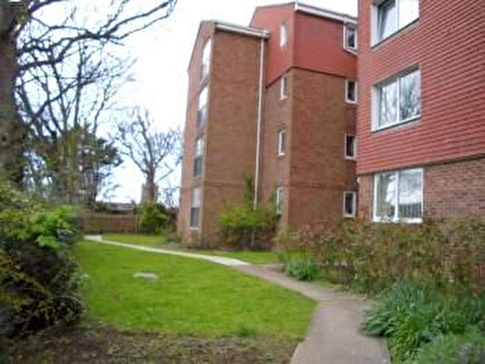 2 Bedroom Flat To Rent In Church Place, Kemp Town, East Sussex, BN2