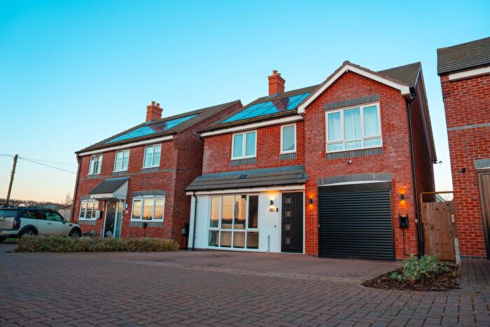 5 Bedroom Detached House For Sale In Corn Fields, Austrey, CV9
