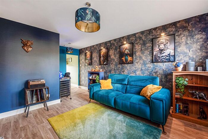 1 Bedroom Flat For Sale In Nerissa Close, Waterlooville, PO7