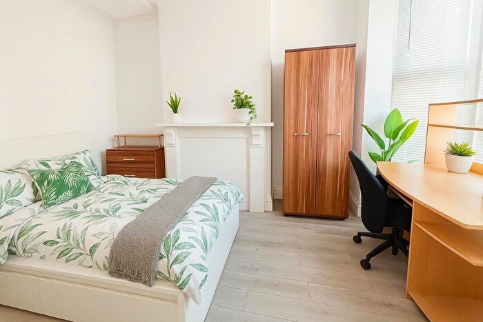 4 Bedroom House To Rent In Charlotte Road, Sheffield, S1