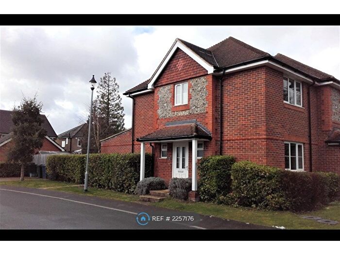 2 Bedroom End Of Terrace House To Rent In Brandon Mead, Chesham, HP5