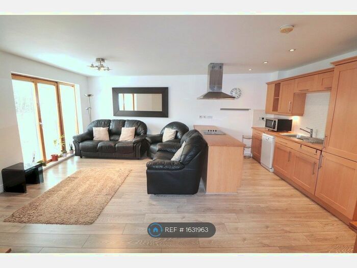 2 Bedroom Flat To Rent In Sovereign Place, Harrow, HA1