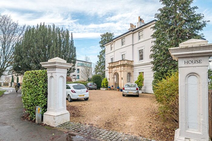3 Bedroom Flat For Sale In The Park, Cheltenham, GL50