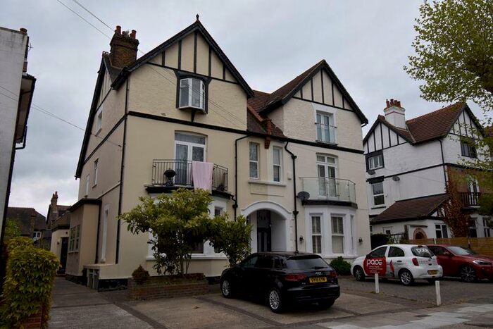 1 Bedroom Flat To Rent In Preston Road, Westcliff-On-Sea, SS0