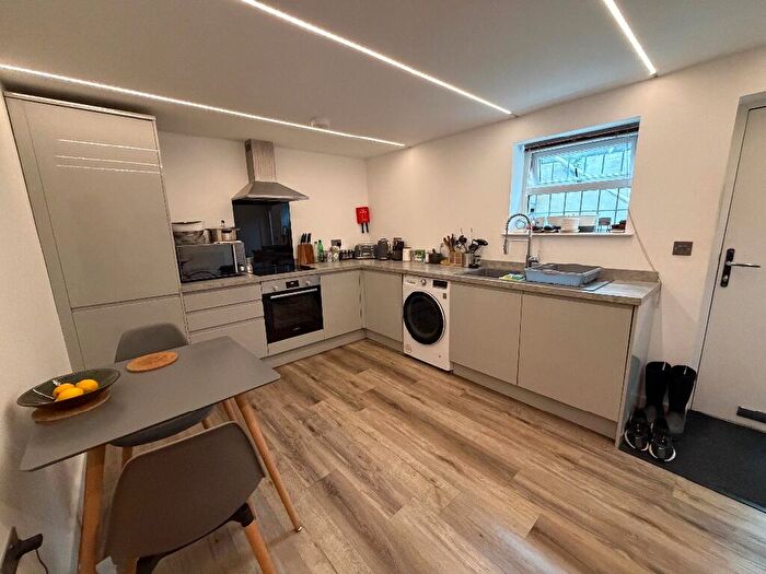 1 Bedroom Terraced House To Rent In Hartley Avenue, Leeds, West Yorkshire, LS6