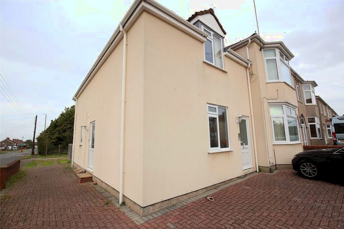 1 Bedroom Flat To Rent In Jubilee Crescent, Mangotsfield, Bristol, BS16