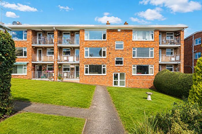 2 Bedroom Apartment To Rent In Rothamsted Court, Harpenden, Hertfordshire, AL5